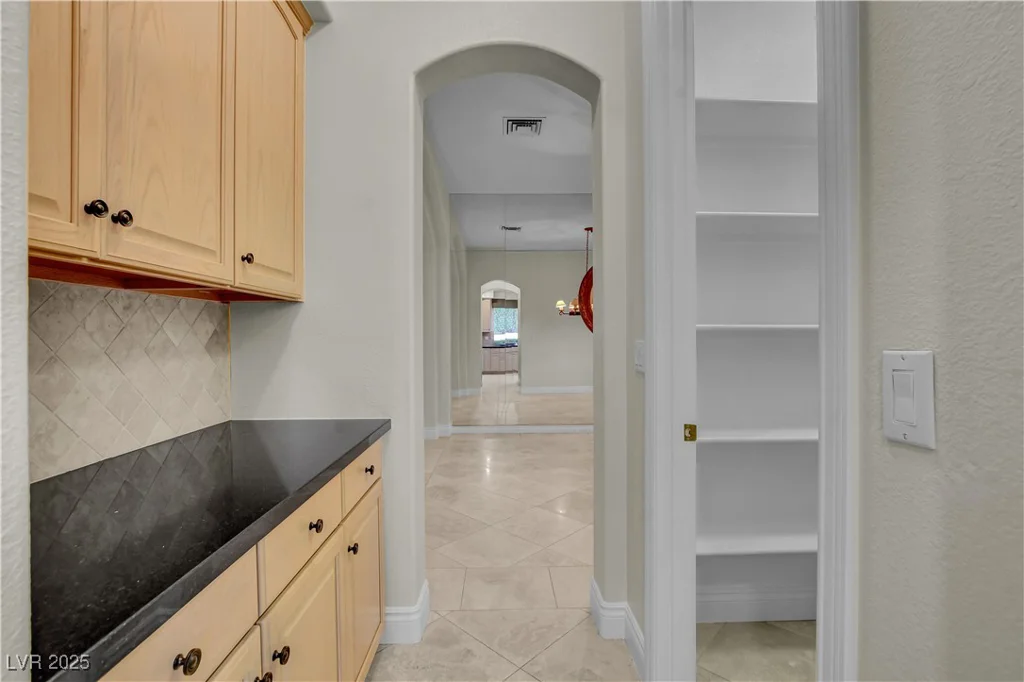 9013 Thornbury, Las Vegas, NV 89134