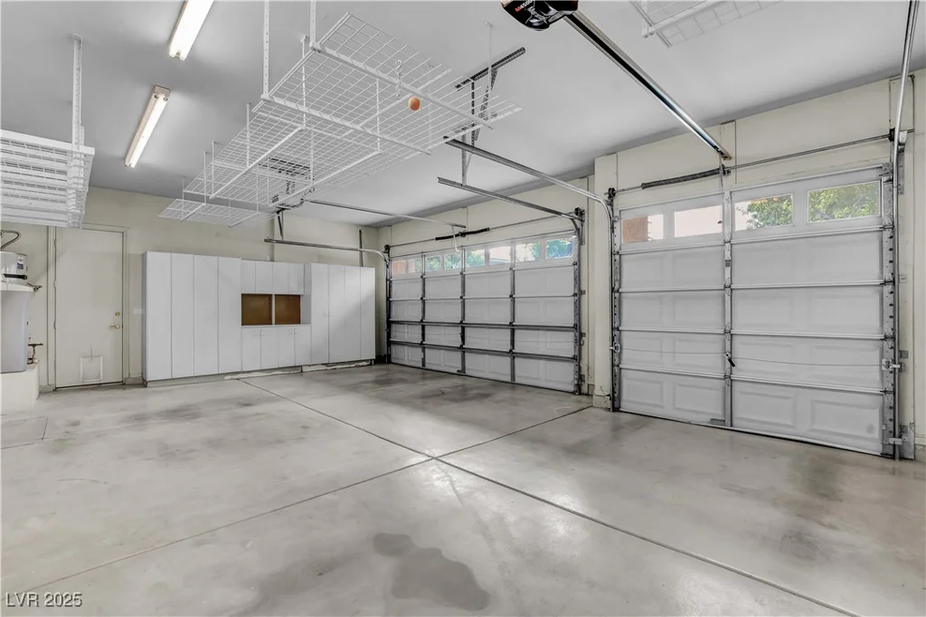 9013 Thornbury, Las Vegas, NV 89134