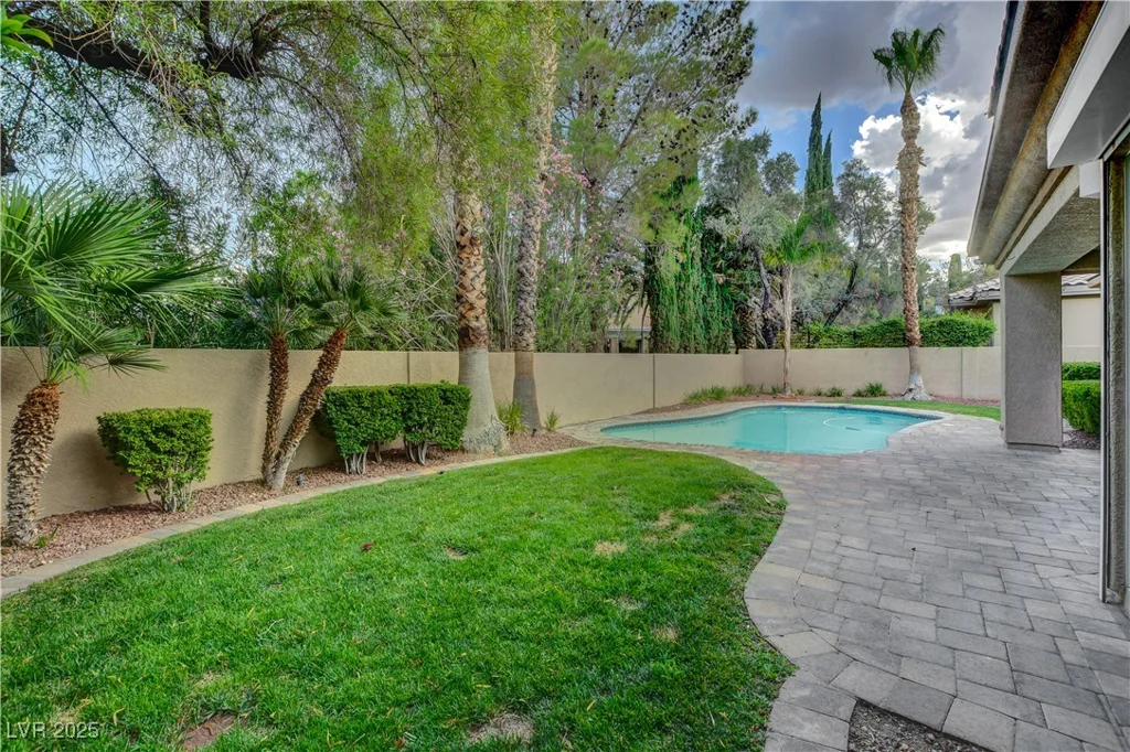 9013 Thornbury, Las Vegas, NV 89134