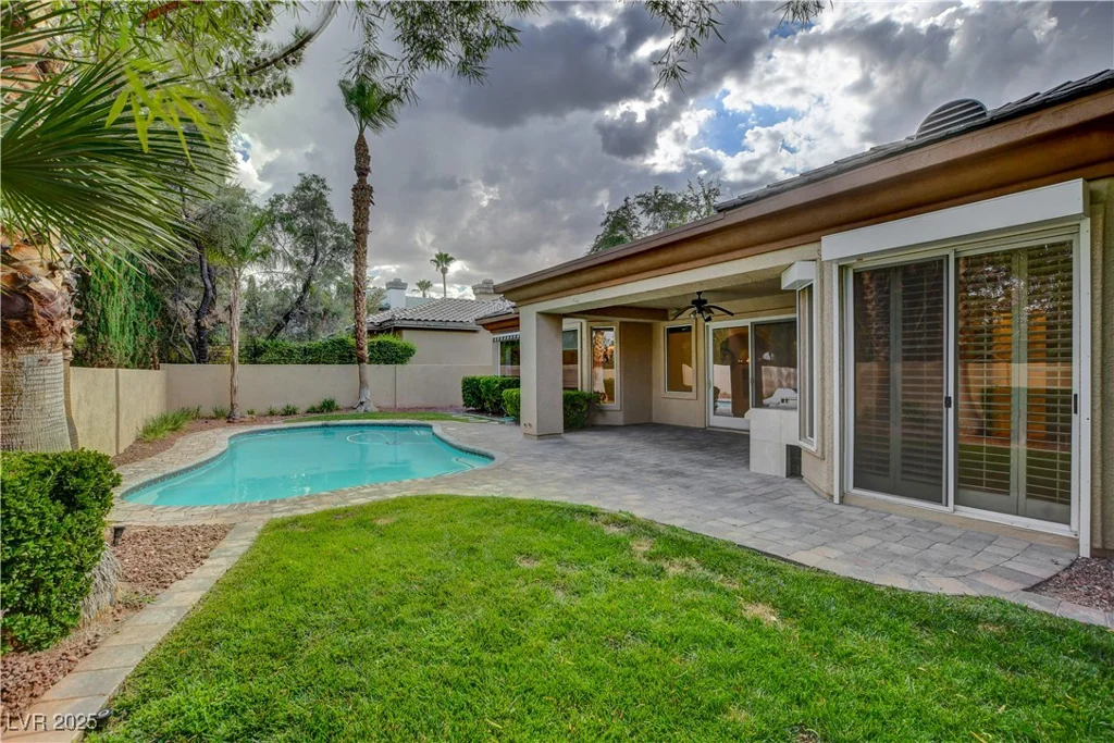 9013 Thornbury, Las Vegas, NV 89134