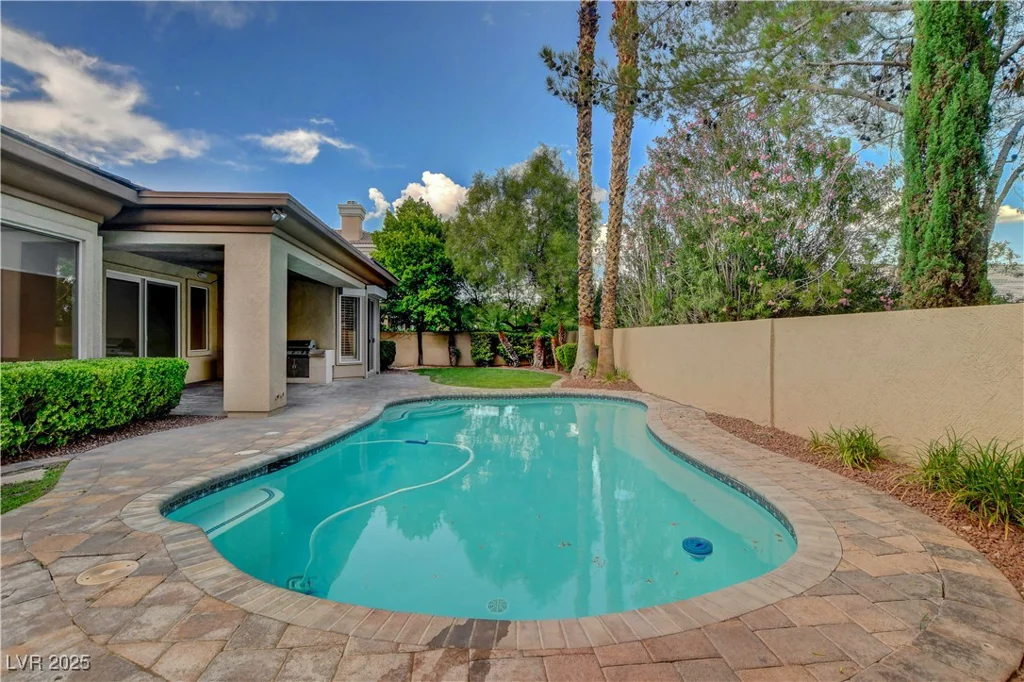 9013 Thornbury, Las Vegas, NV 89134