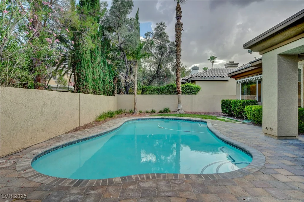9013 Thornbury, Las Vegas, NV 89134