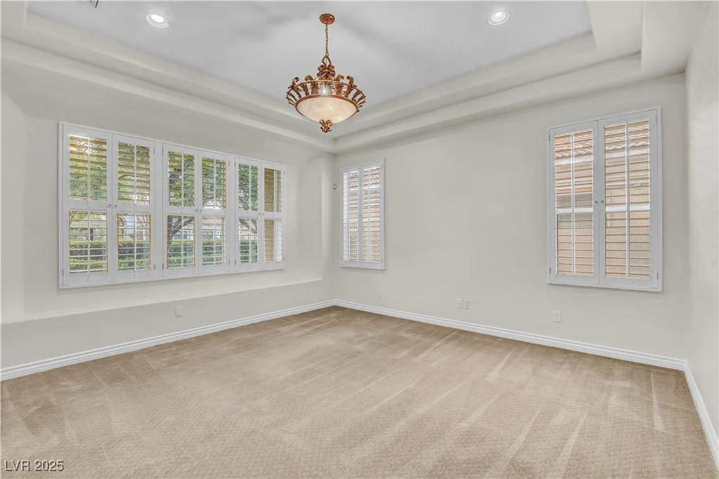 9013 Thornbury, Las Vegas, NV 89134