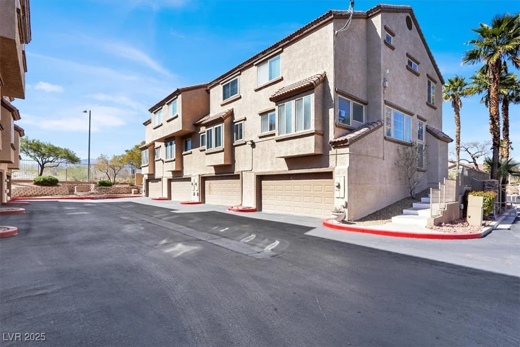 8426 Sluman, Las Vegas, NV 89128