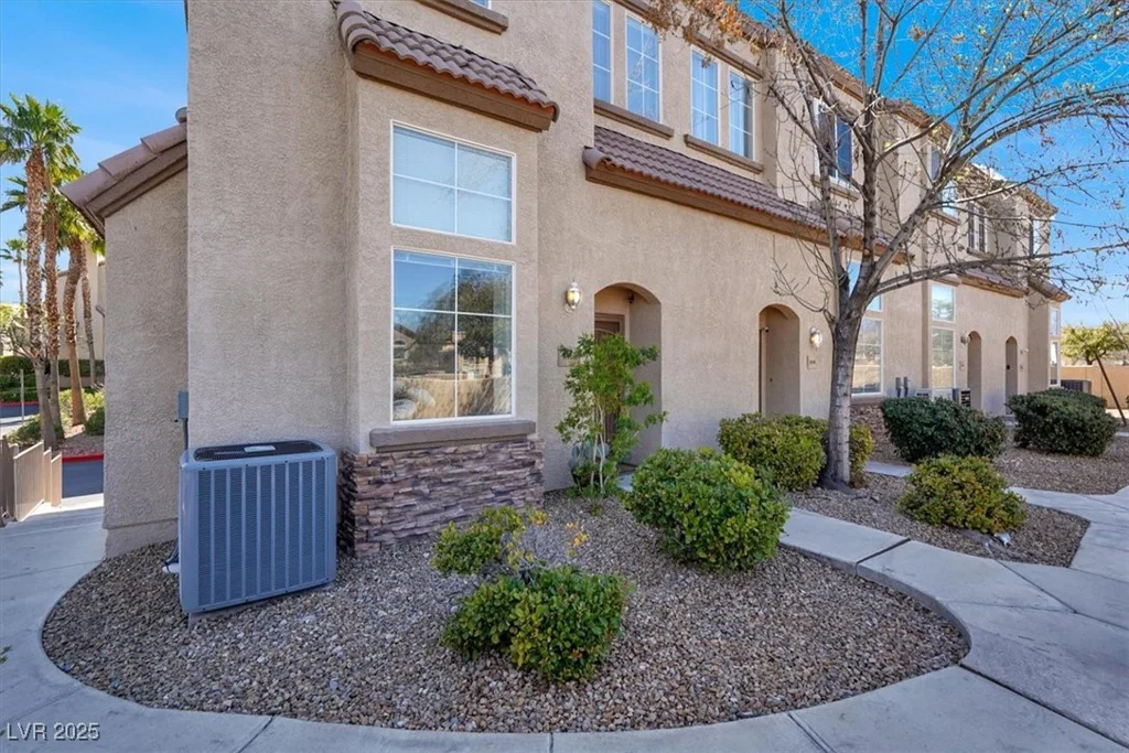 8426 Sluman, Las Vegas, NV 89128