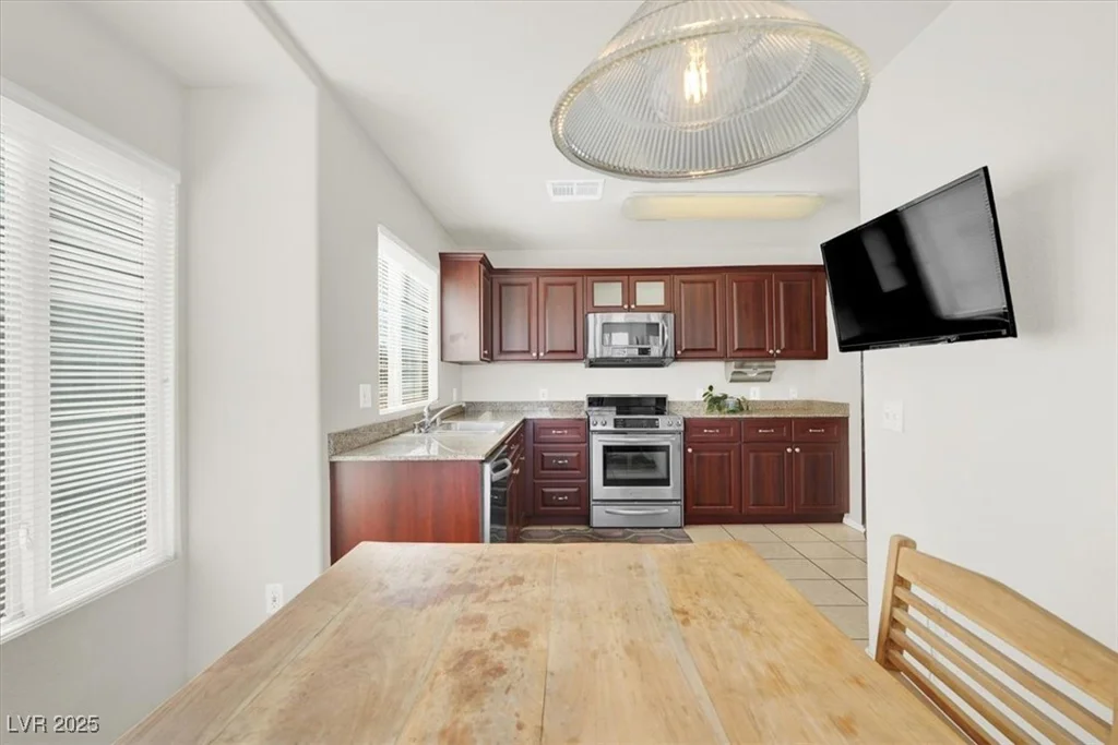 8426 Sluman, Las Vegas, NV 89128