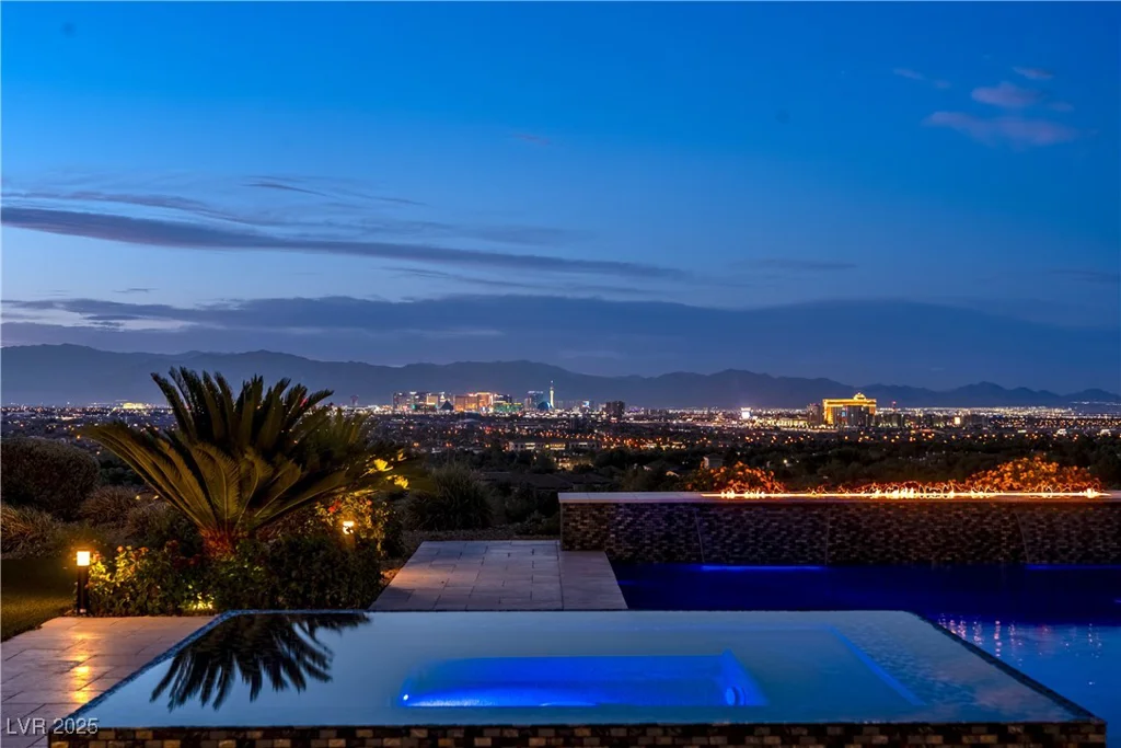 26 Olympia Outlook, Las Vegas, NV 89141