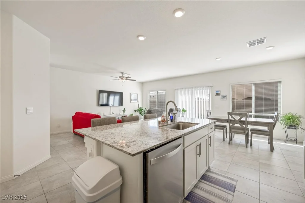 7730 Moore Creek, North Las Vegas, NV 89084