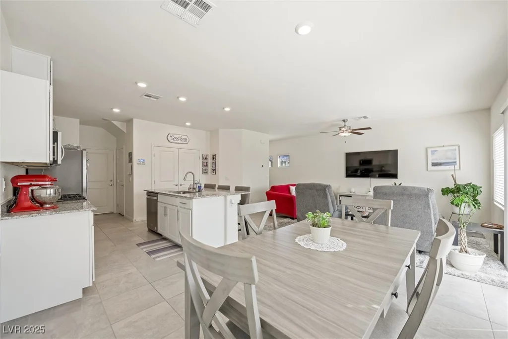 7730 Moore Creek, North Las Vegas, NV 89084