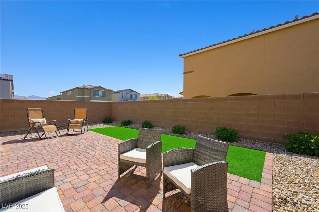 7730 Moore Creek, North Las Vegas, NV 89084
