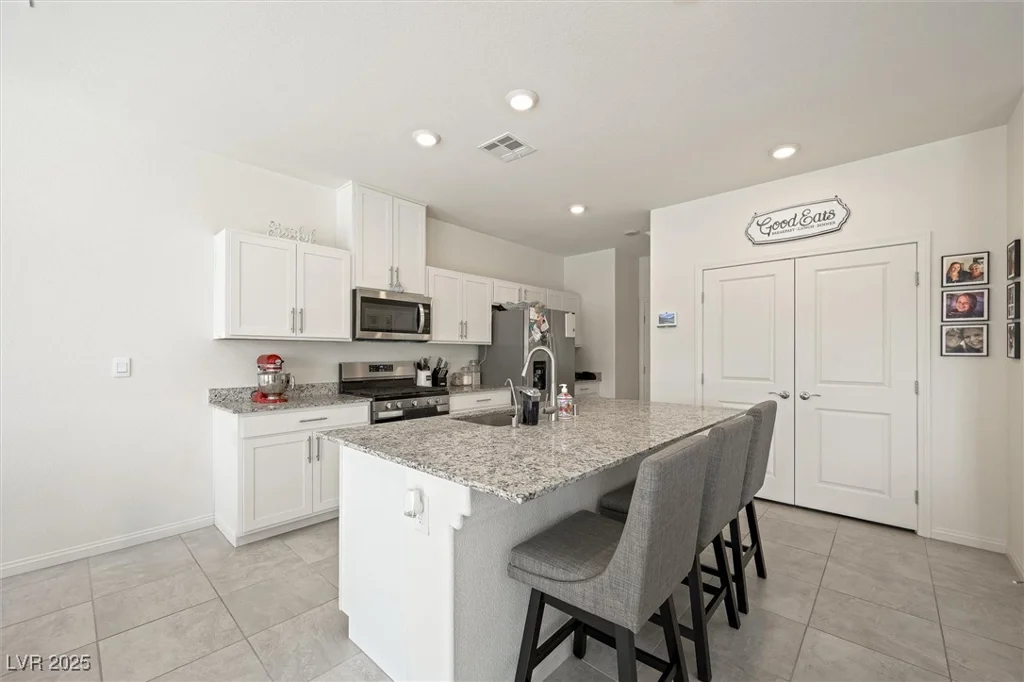 7730 Moore Creek, North Las Vegas, NV 89084