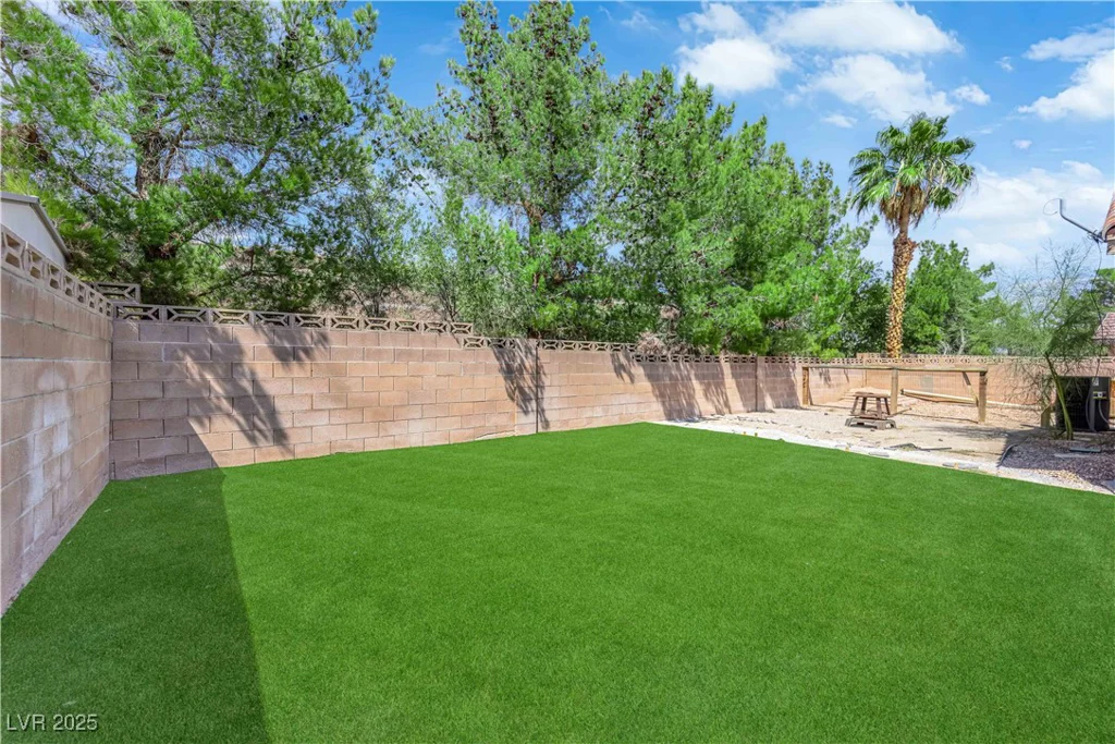 2924 Asher, North Las Vegas, NV 89032