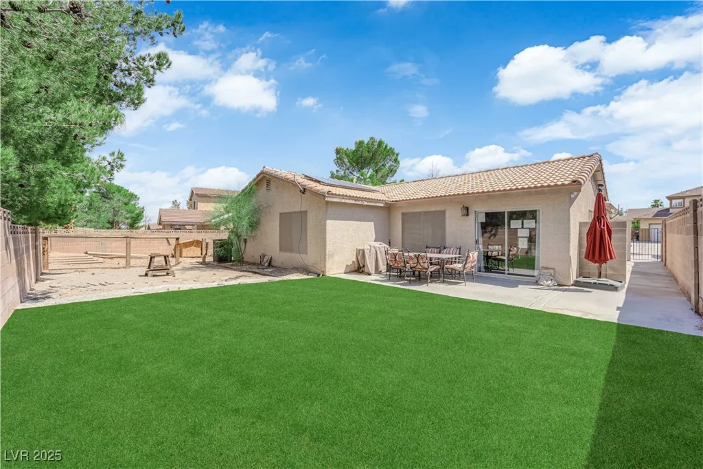 2924 Asher, North Las Vegas, NV 89032