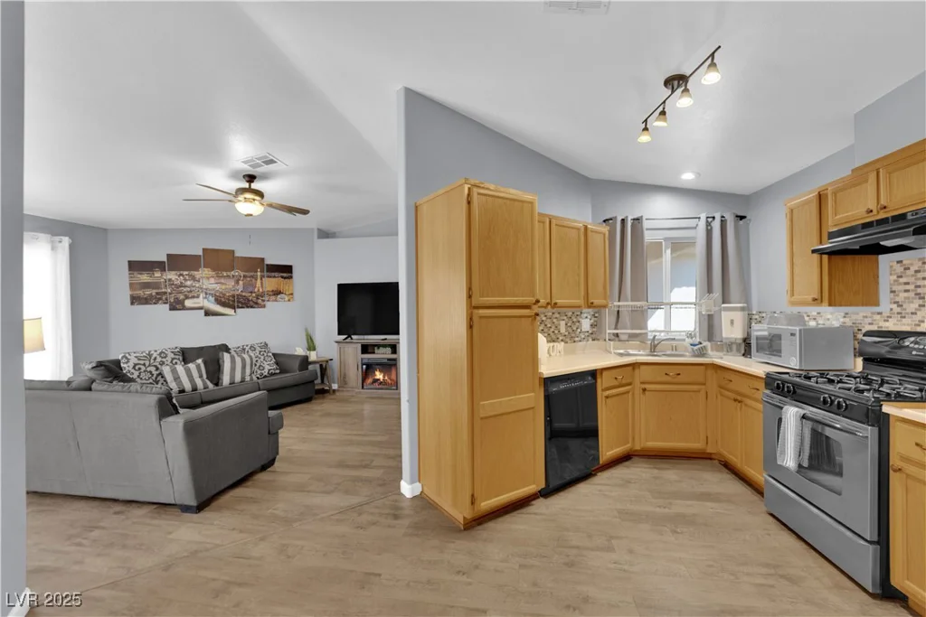 2924 Asher, North Las Vegas, NV 89032