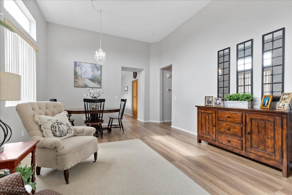 10301 George Hart, Las Vegas, NV 89129