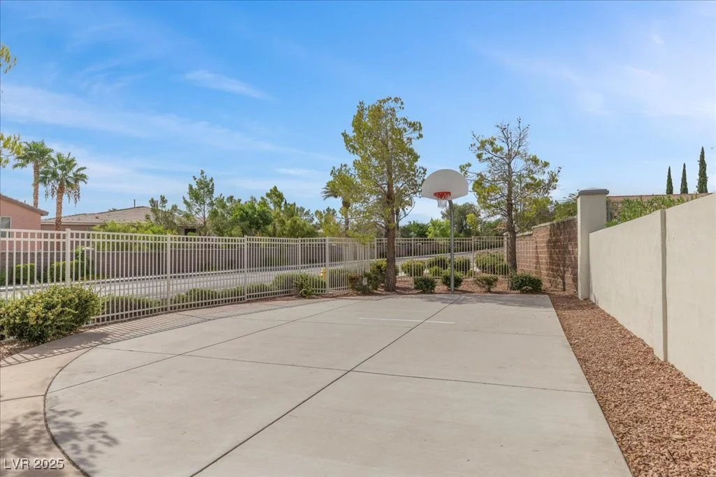 10301 George Hart, Las Vegas, NV 89129