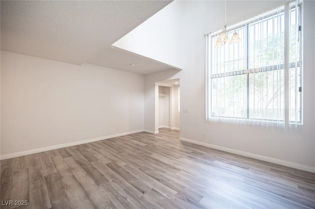 2430 Old Forge, Las Vegas, NV 89121