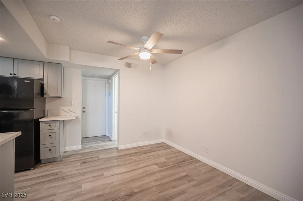 2430 Old Forge, Las Vegas, NV 89121