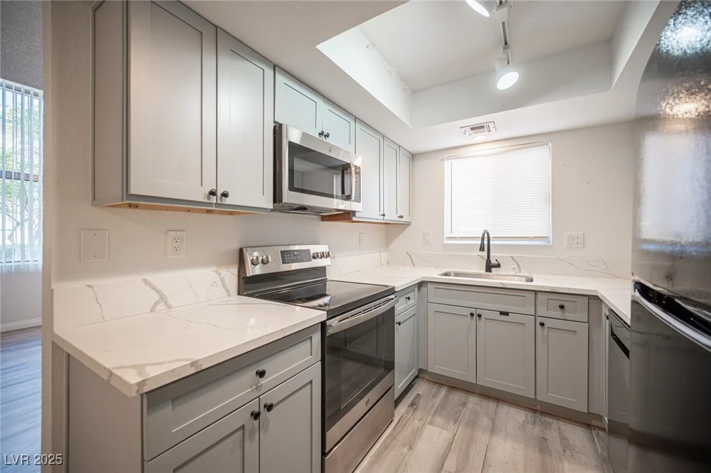 2430 Old Forge, Las Vegas, NV 89121
