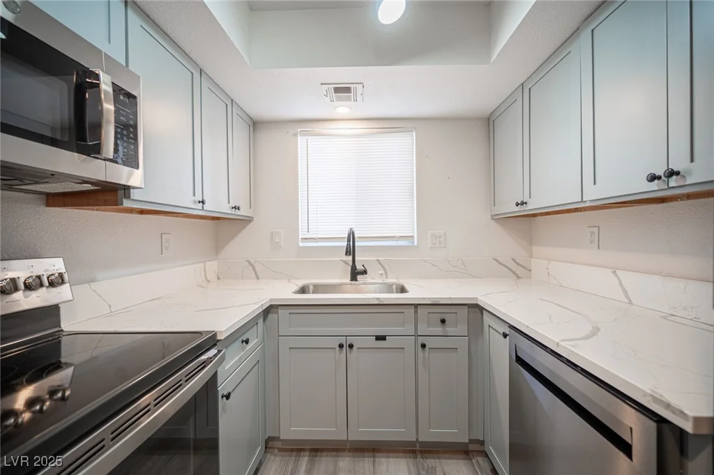 2430 Old Forge, Las Vegas, NV 89121