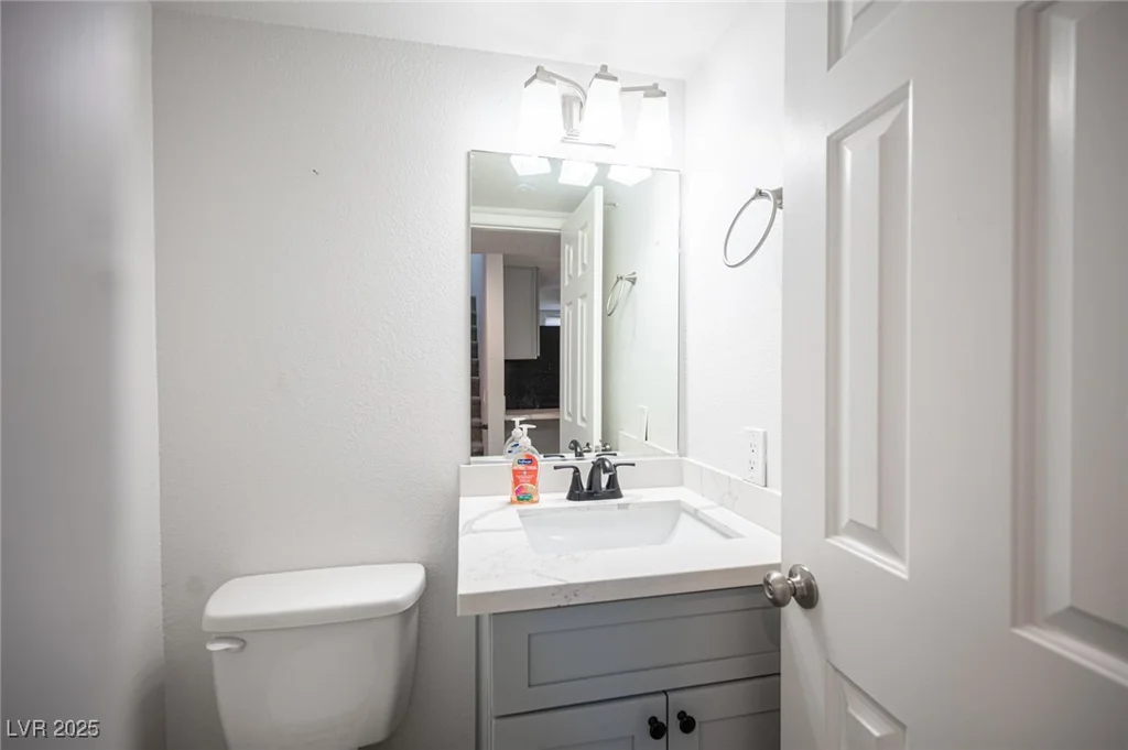 2430 Old Forge, Las Vegas, NV 89121