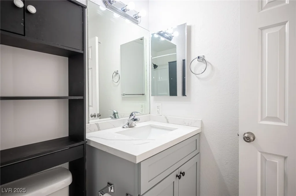 2430 Old Forge, Las Vegas, NV 89121