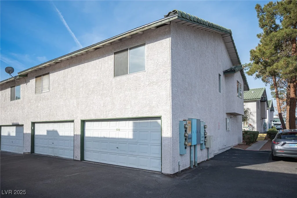 2430 Old Forge, Las Vegas, NV 89121
