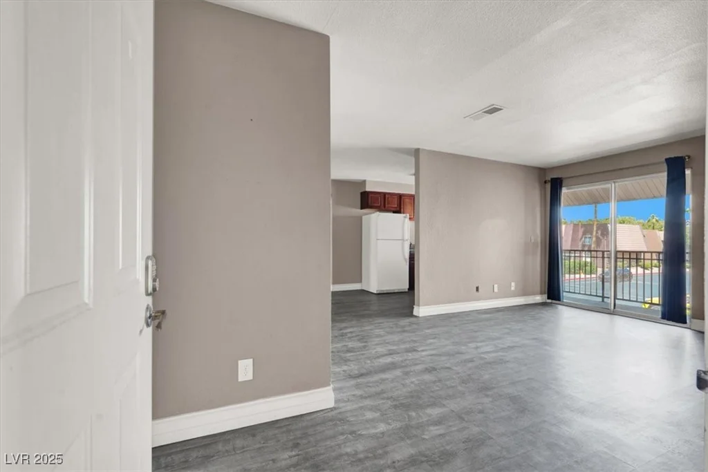 4400 Sandy River, Las Vegas, NV 89103