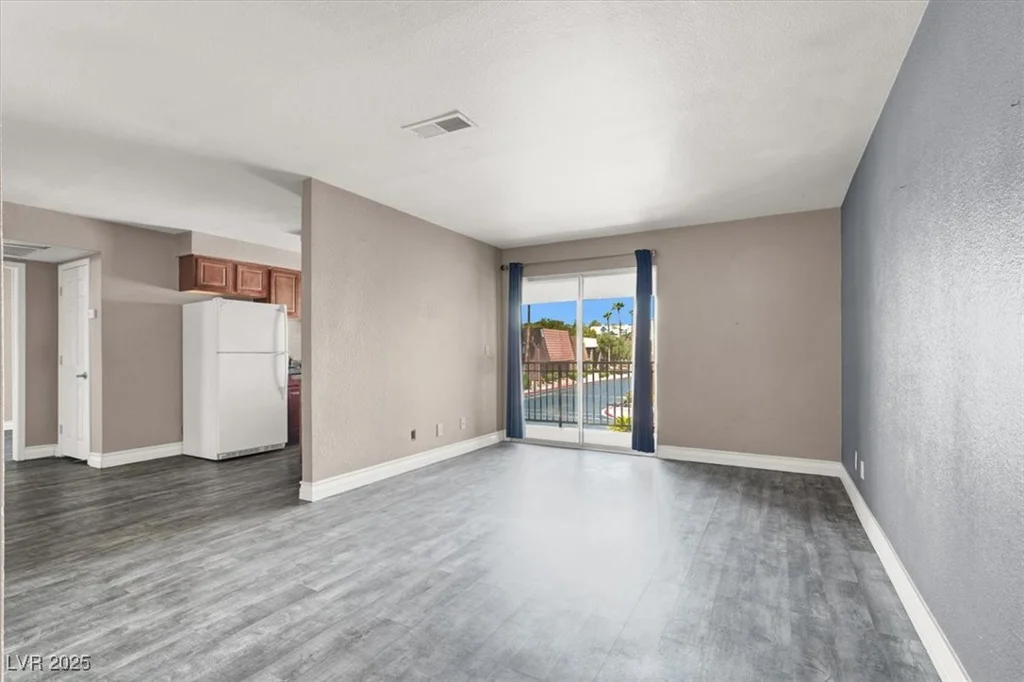 4400 Sandy River, Las Vegas, NV 89103