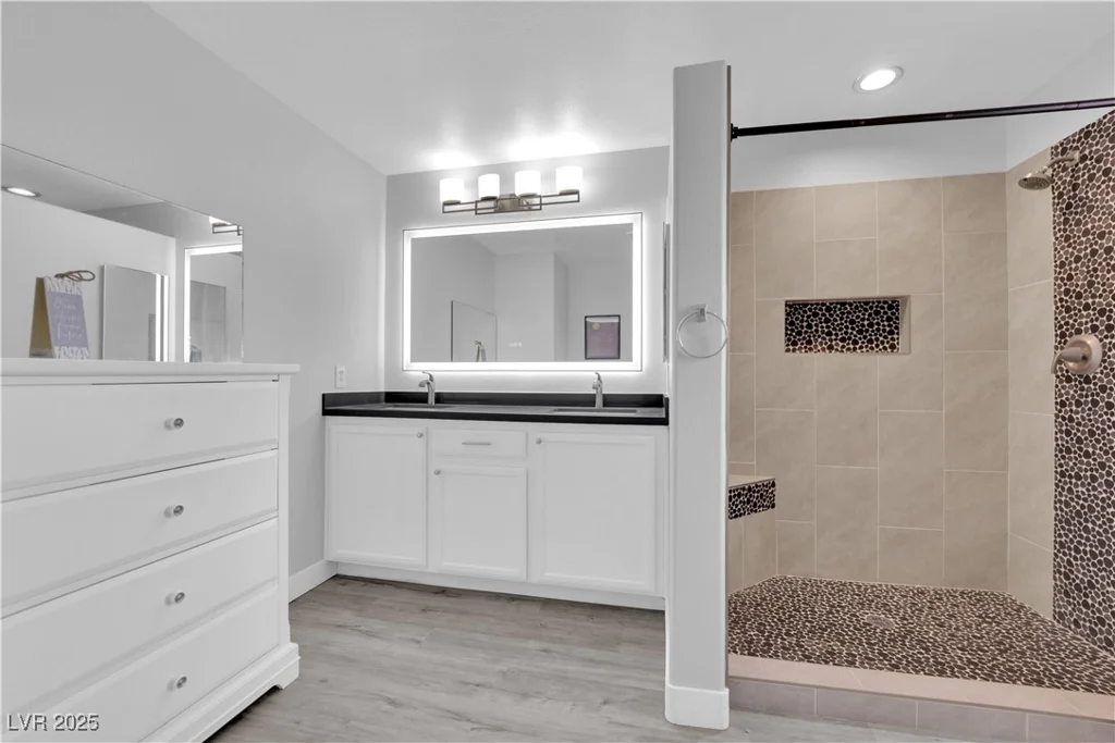 10529 Blanca Peak, Las Vegas, NV 89129