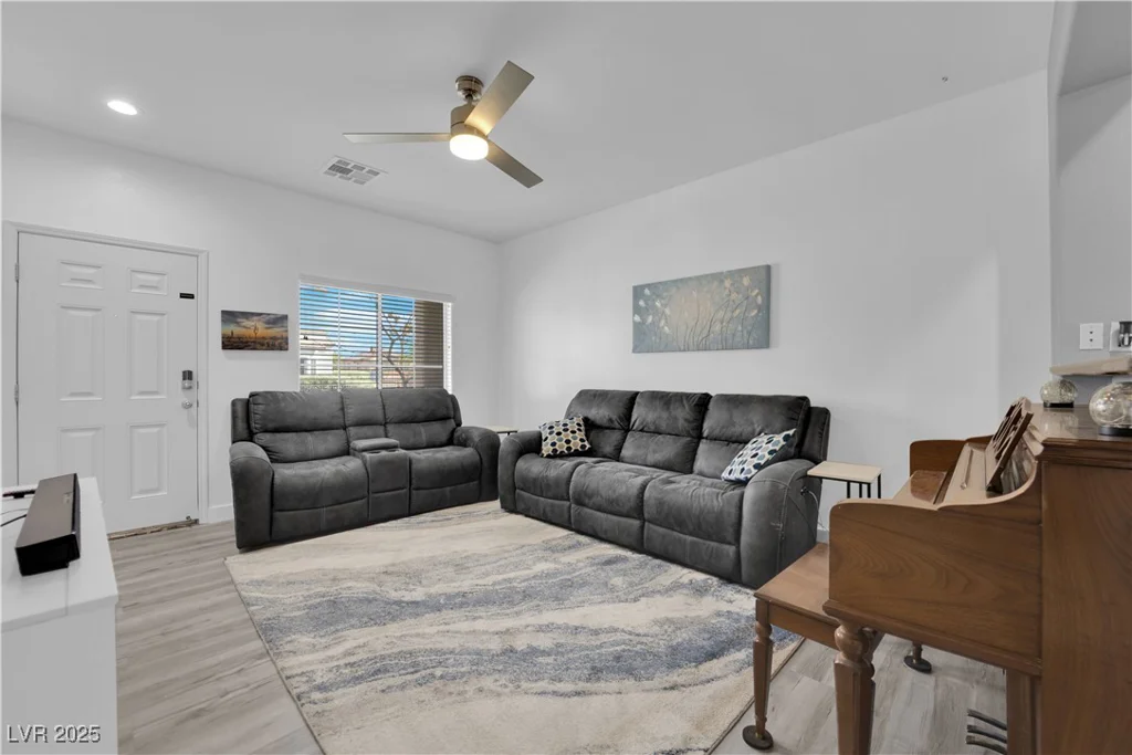 10529 Blanca Peak, Las Vegas, NV 89129