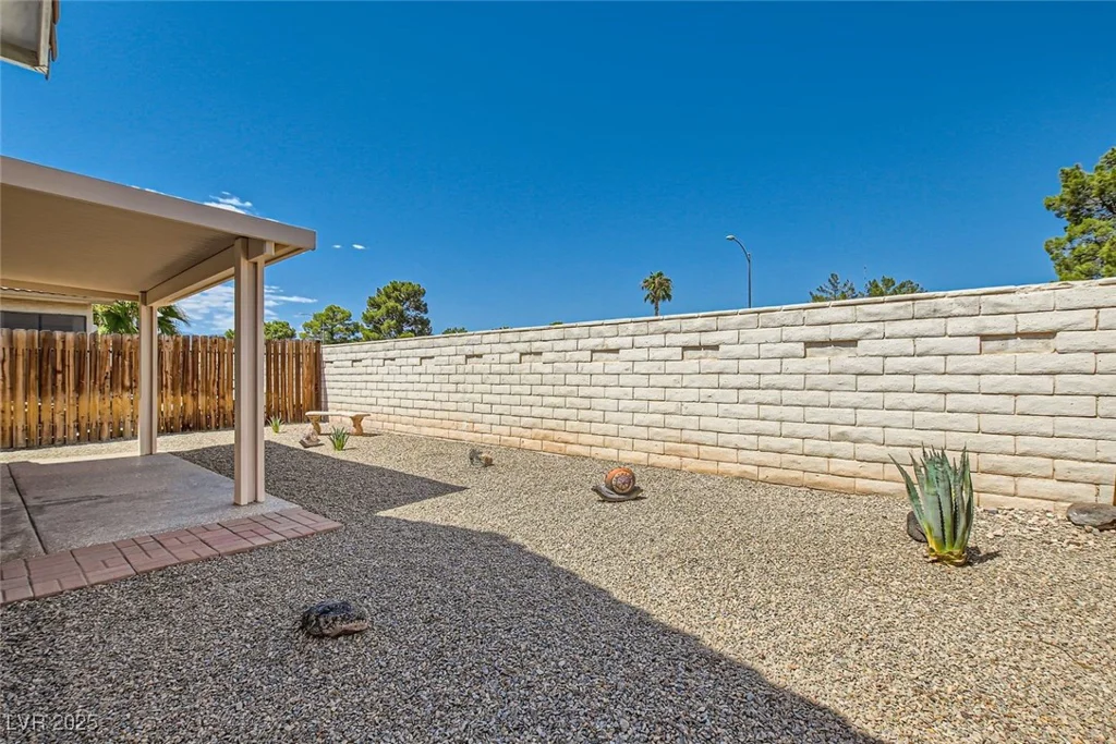 6412 Yarmouth, Las Vegas, NV 89108