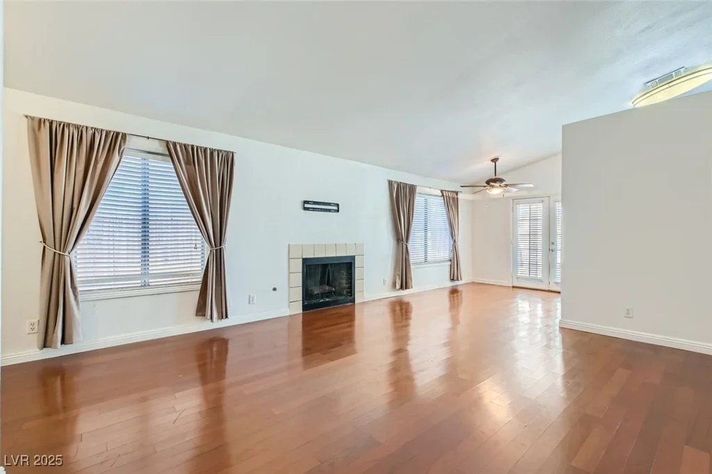 6412 Yarmouth, Las Vegas, NV 89108
