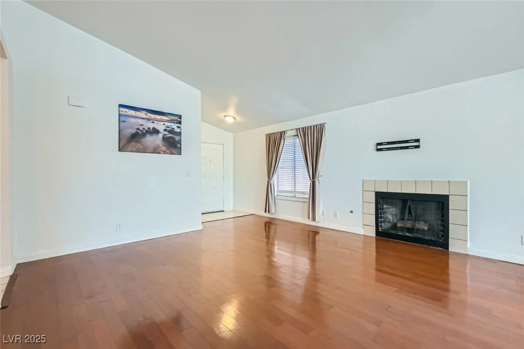 6412 Yarmouth, Las Vegas, NV 89108