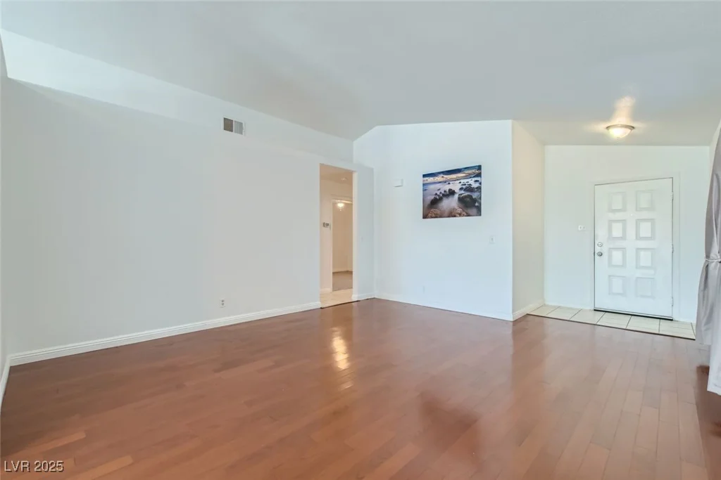 6412 Yarmouth, Las Vegas, NV 89108