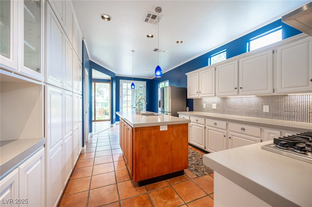 2112 Lookout Point, Las Vegas, NV 89117