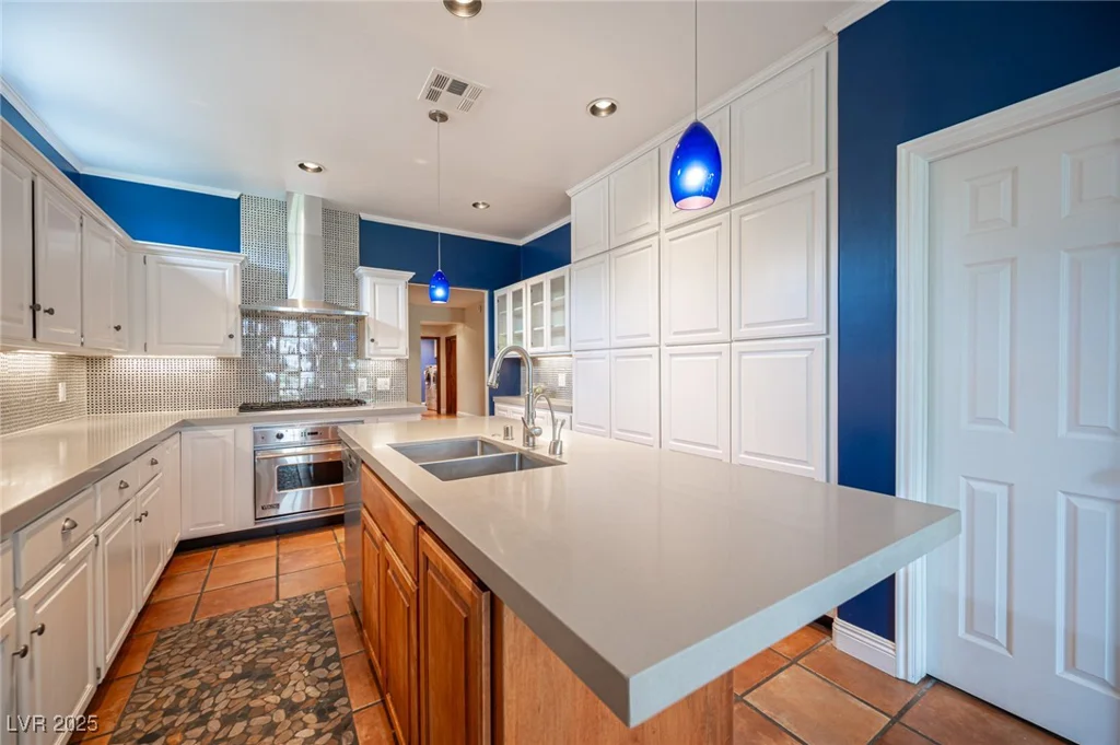 2112 Lookout Point, Las Vegas, NV 89117