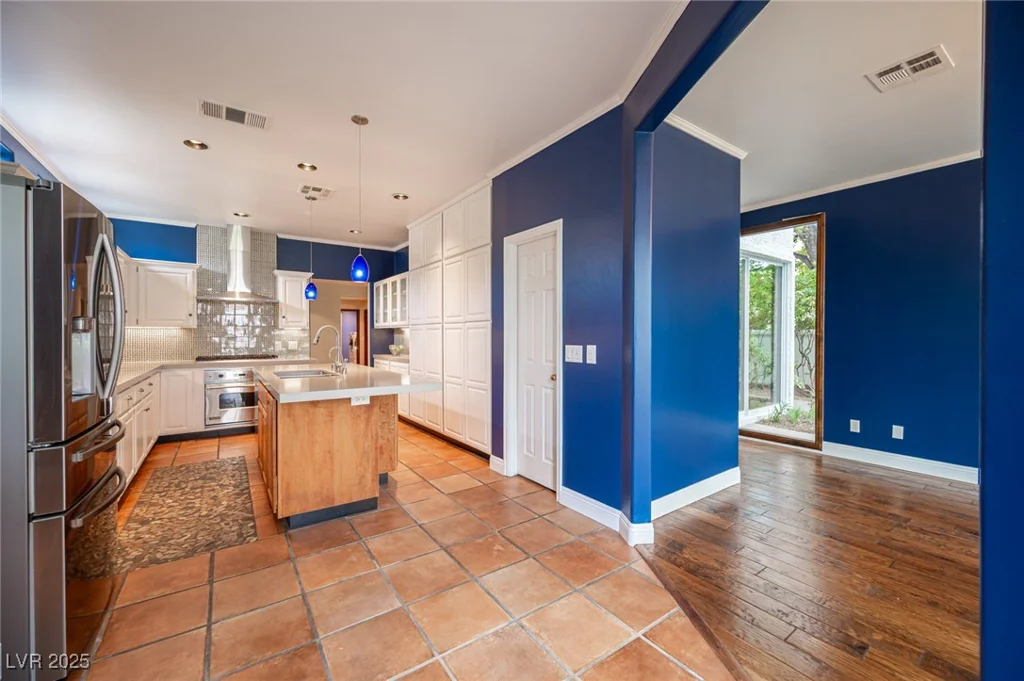 2112 Lookout Point, Las Vegas, NV 89117