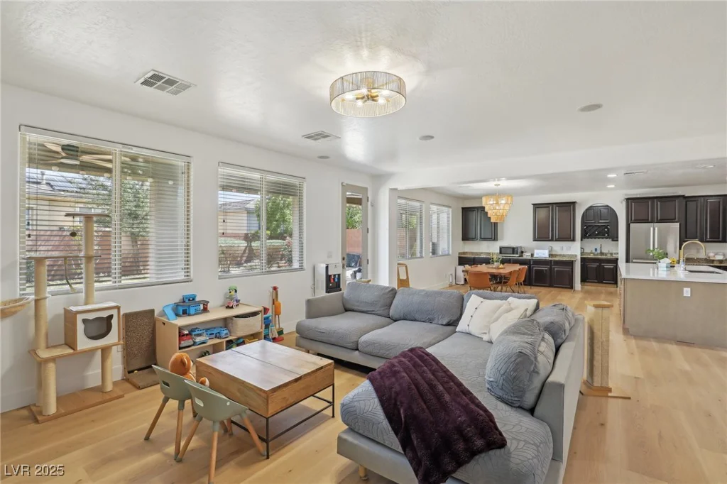 7426 Olmstead, Las Vegas, NV 89166