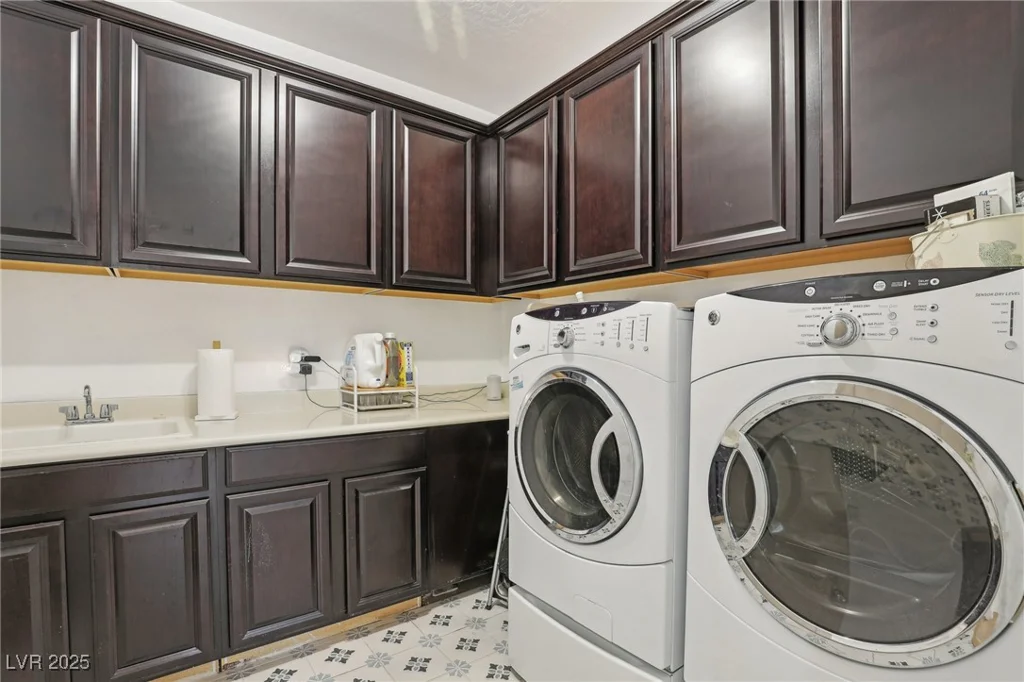 7426 Olmstead, Las Vegas, NV 89166