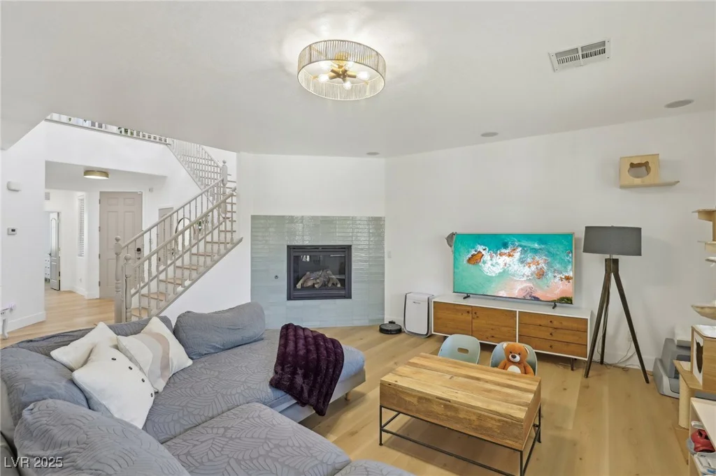 7426 Olmstead, Las Vegas, NV 89166