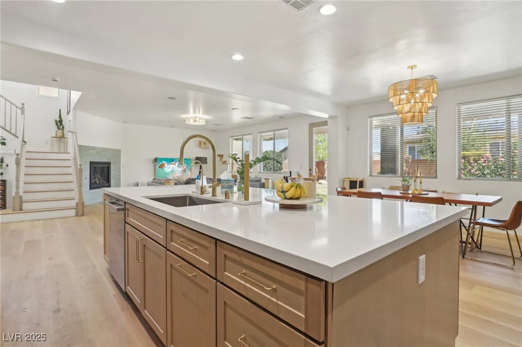 7426 Olmstead, Las Vegas, NV 89166