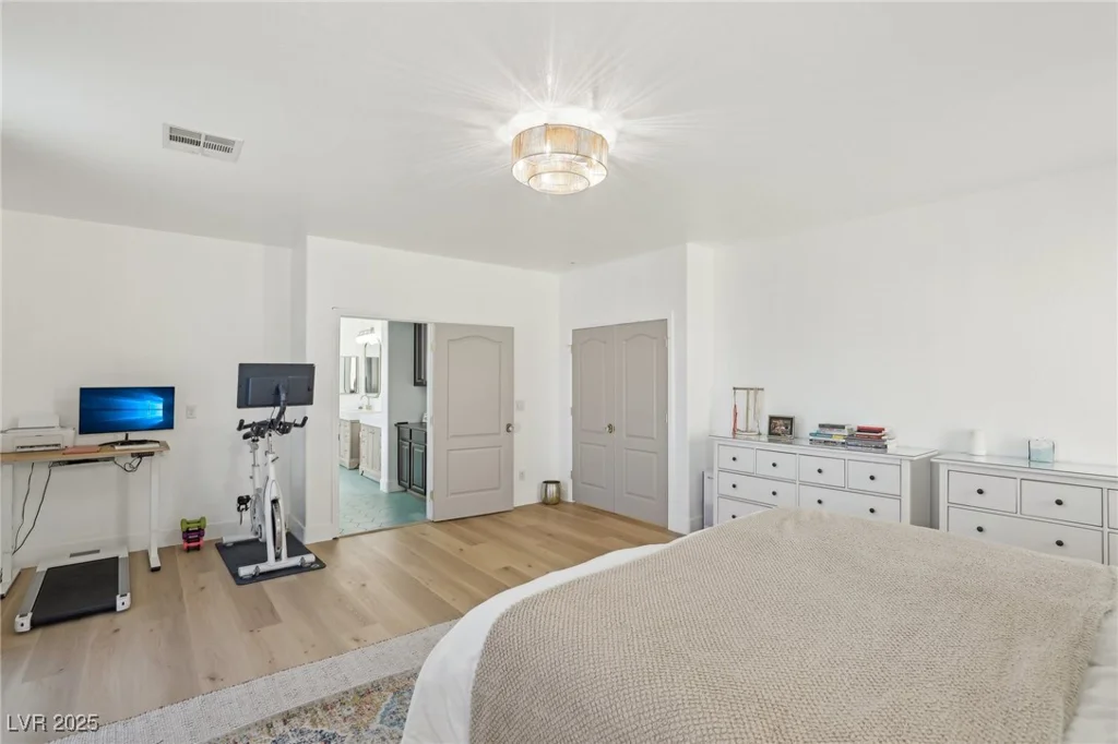7426 Olmstead, Las Vegas, NV 89166