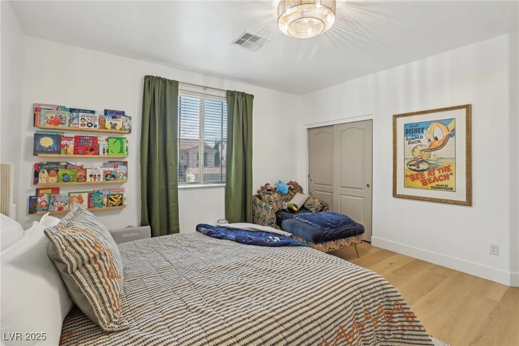 7426 Olmstead, Las Vegas, NV 89166