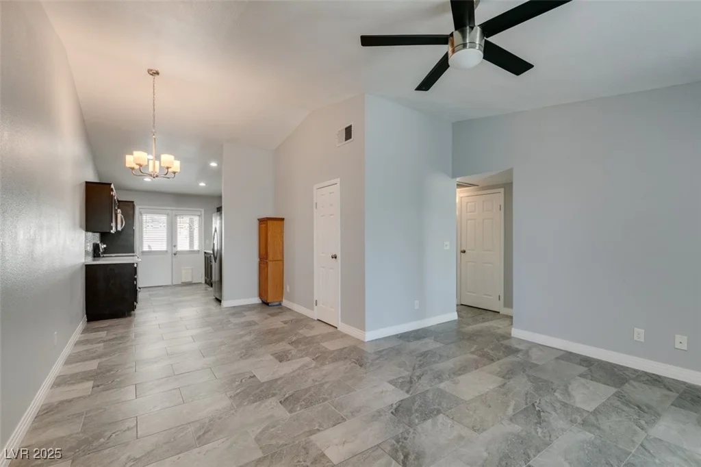 1816 Discus, Las Vegas, NV 89108