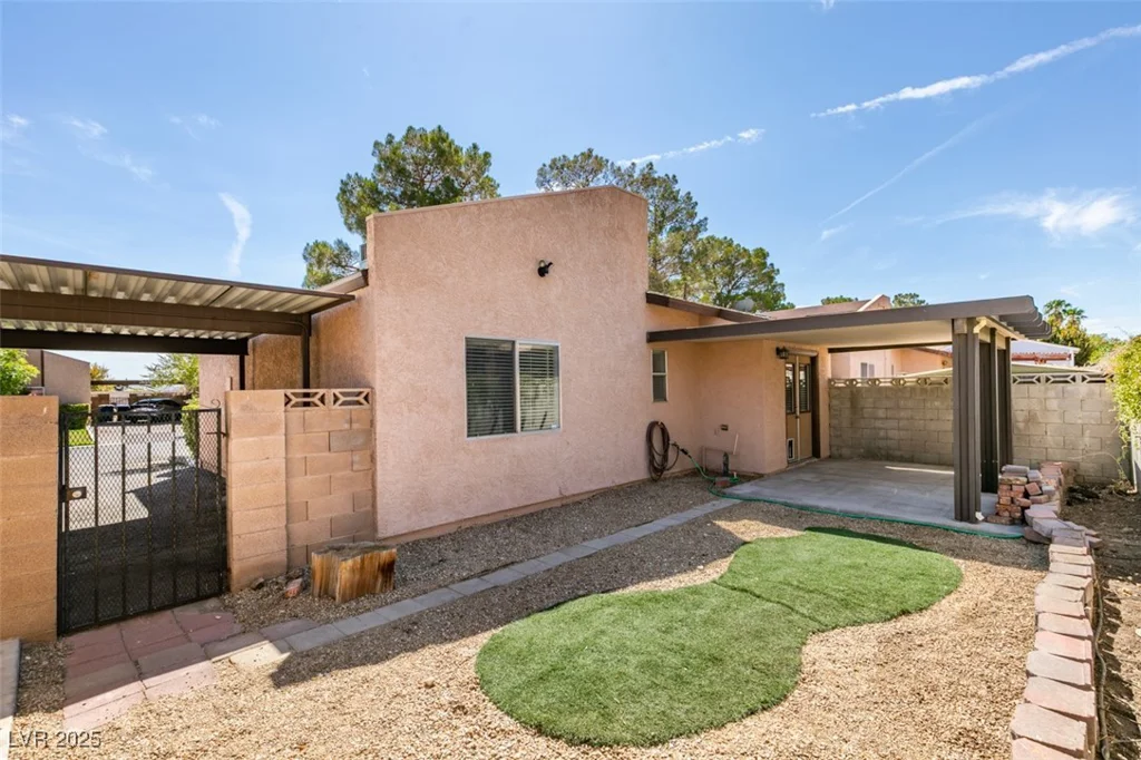 1816 Discus, Las Vegas, NV 89108