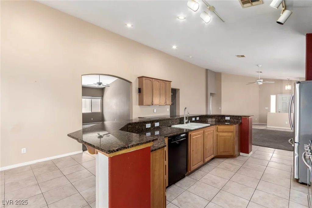 8233 Valley Stream, Las Vegas, NV 89131