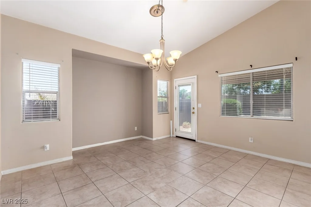 8233 Valley Stream, Las Vegas, NV 89131