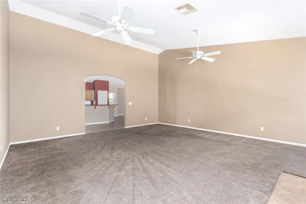8233 Valley Stream, Las Vegas, NV 89131