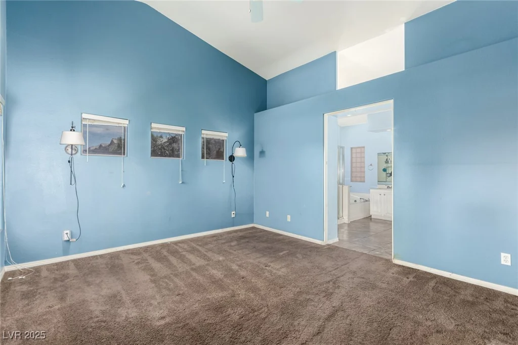 8233 Valley Stream, Las Vegas, NV 89131